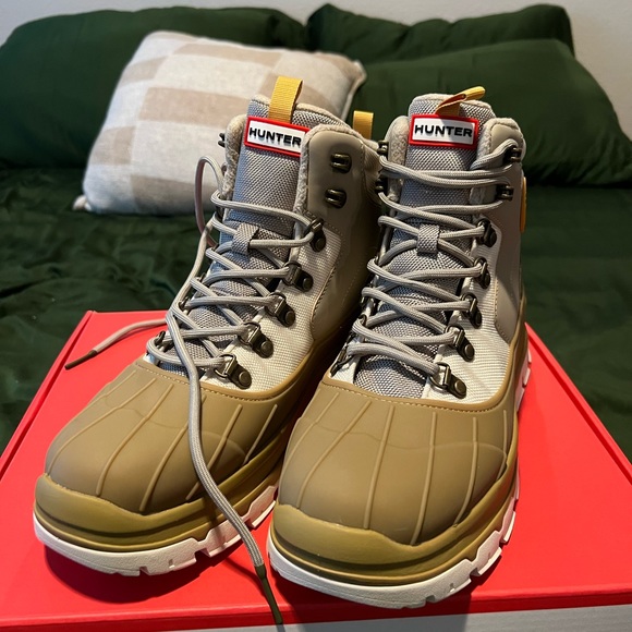 Hunter- Women's Explorer Duck Boots *NEVER WORN* - Picture 2 of 4